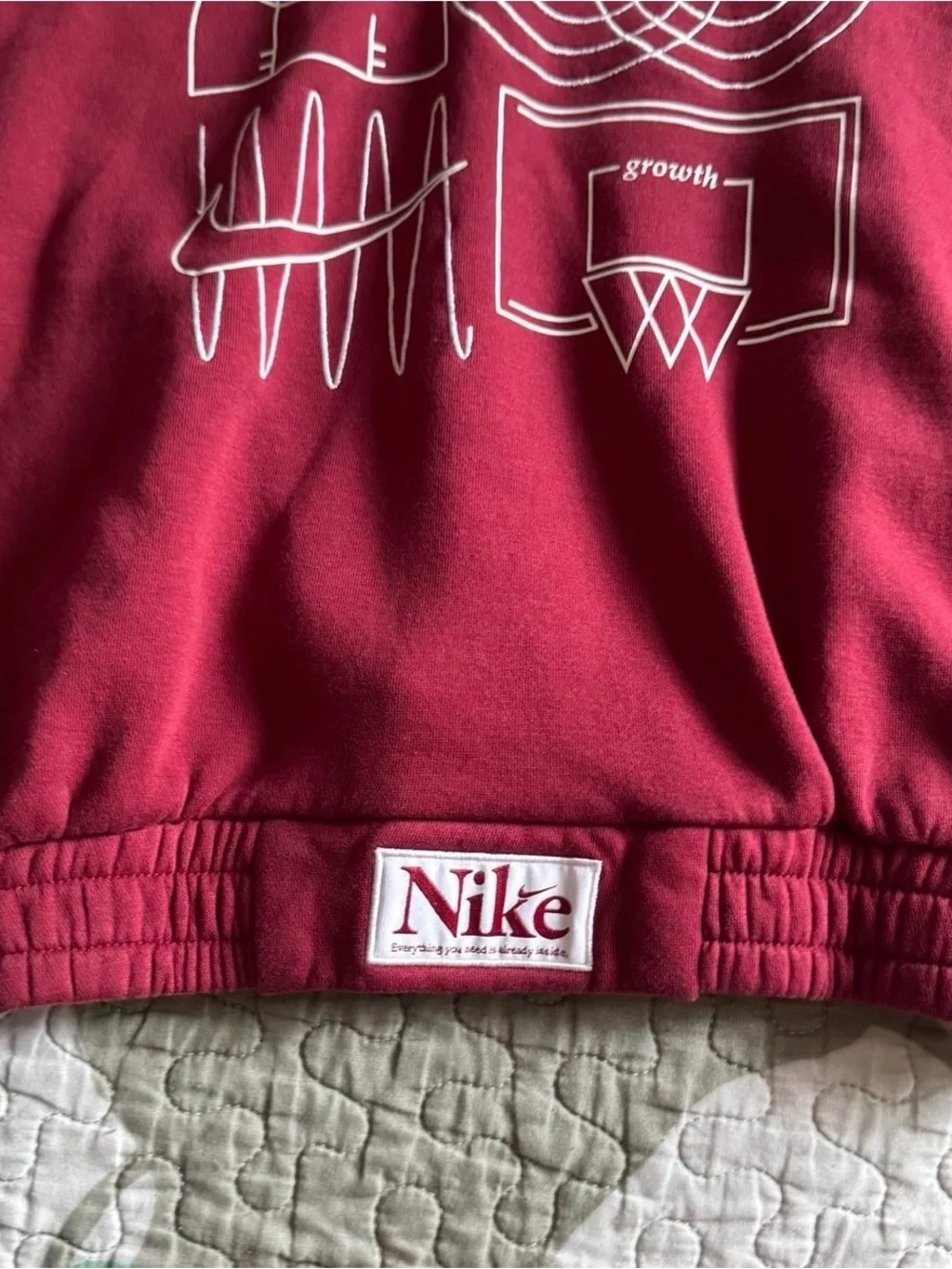 Nike boys maroon pullover hooded sweatshirt size Large  In great condition